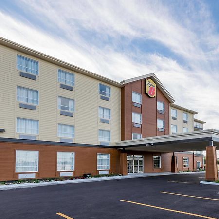Super 8 By Wyndham Mont Laurier Hotell Eksteriør bilde
