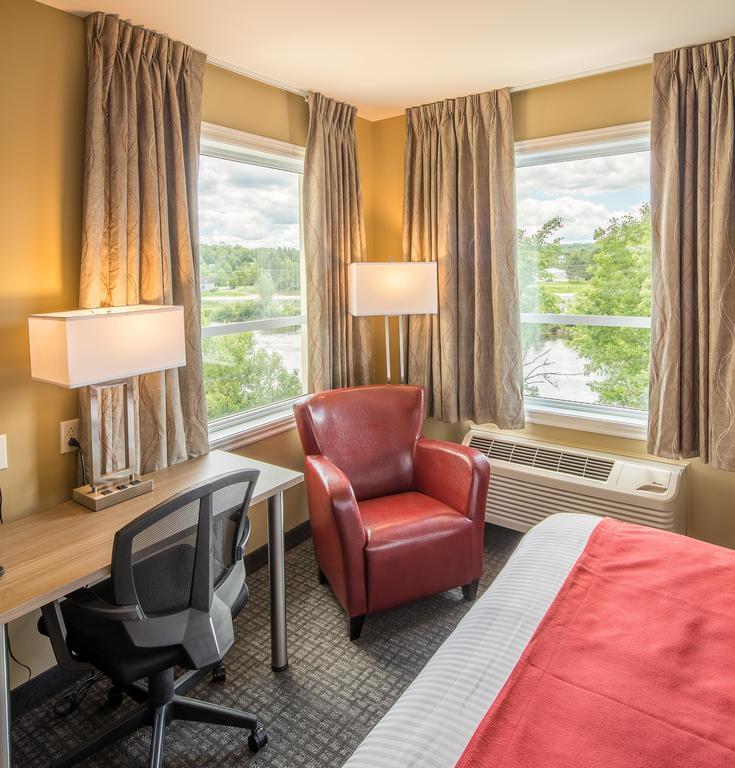 Super 8 By Wyndham Mont Laurier Hotell Eksteriør bilde