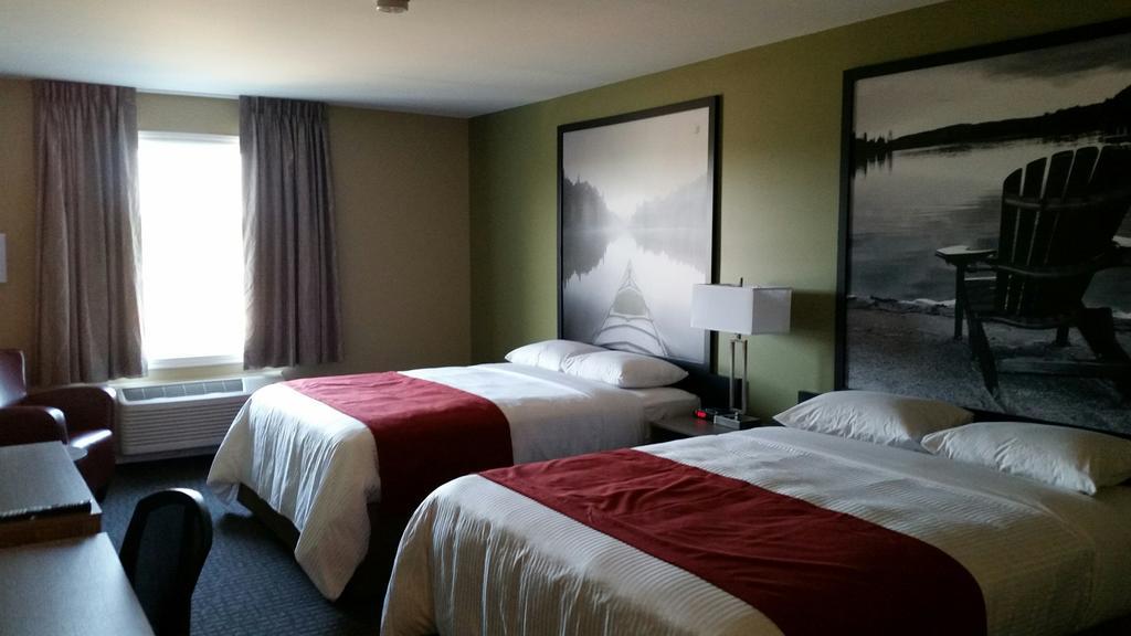 Super 8 By Wyndham Mont Laurier Hotell Eksteriør bilde