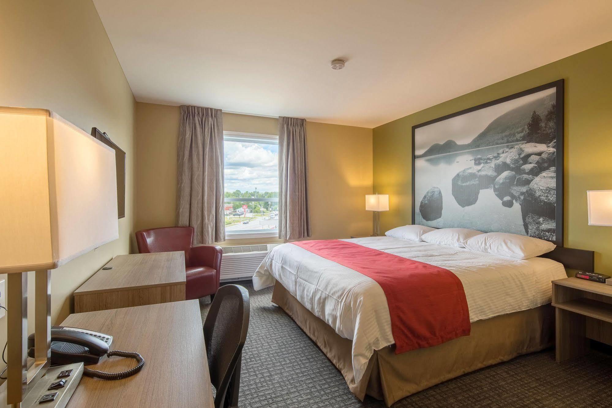 Super 8 By Wyndham Mont Laurier Hotell Eksteriør bilde