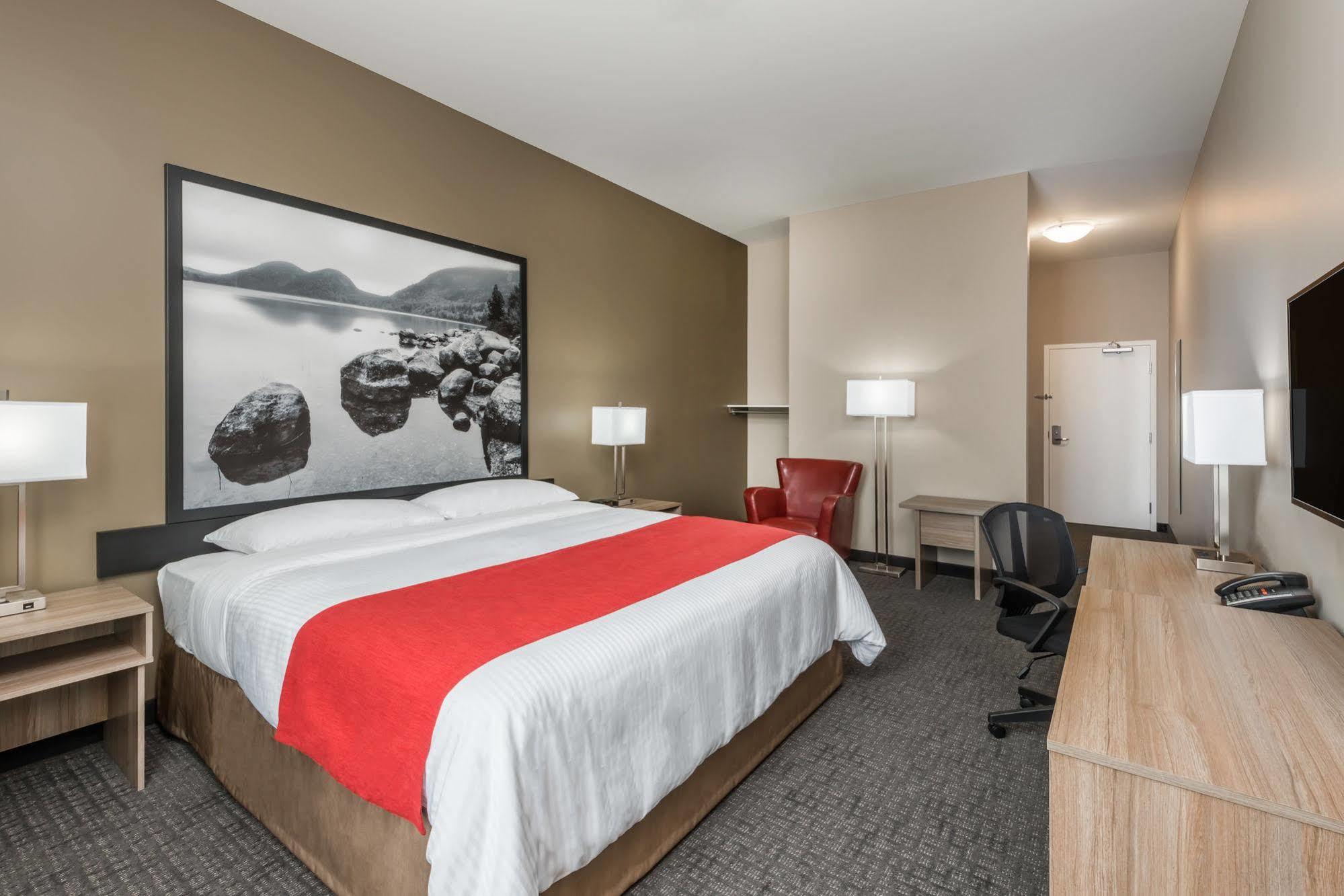 Super 8 By Wyndham Mont Laurier Hotell Eksteriør bilde